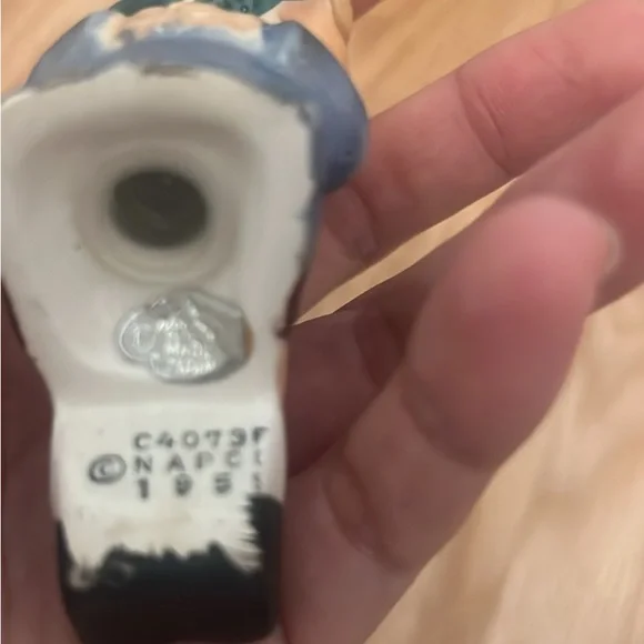 Salt and Pepper Shaker - Picture 3 of 5